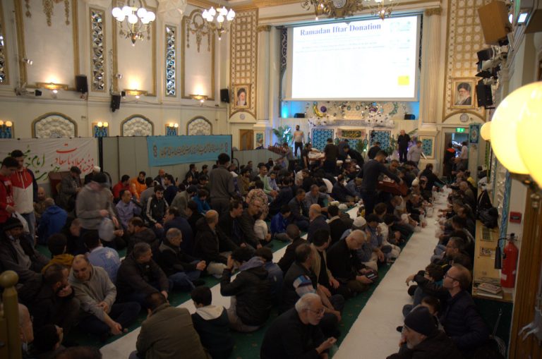 گزارش تصویری از برنامه ها و سفره های افطاری رمضان 2022 در مرکز اسلامی انگلیس