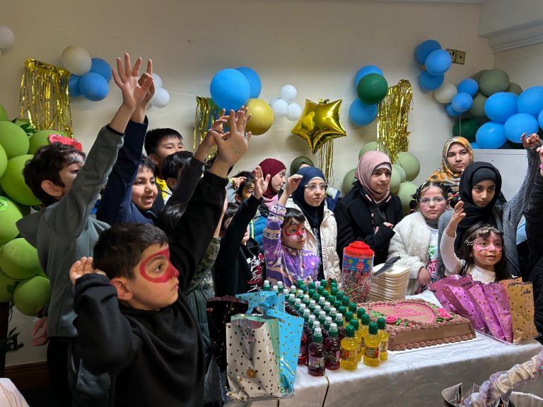 گزارش تصویری از فوق برنامه های رمضانی مرکز اسلامی انگلیس ویژه نونهالان مدرسه تبیان – 2025