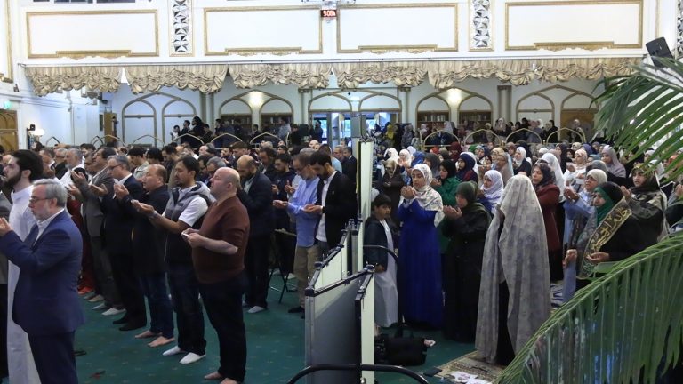 اقامه نماز عید سعید قربان در مرکز اسلامی انگلیس – 2025