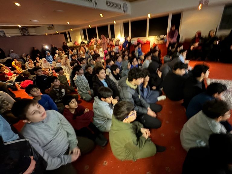 برگزاری جشن فرخنده میلاد امام حسین، امام سجّاد و حضرت اباالفضل العباس علیهم السلام ویژه دانش آموزان مدرسه تبیان -۲۰۲۶