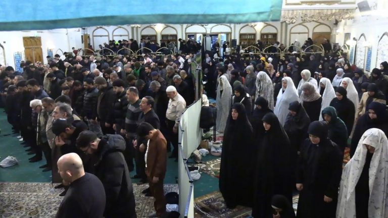 تجلی شکوه رمضانی در سایه بندگی روزه داران در مرکز اسلامی انگلیس- 2026