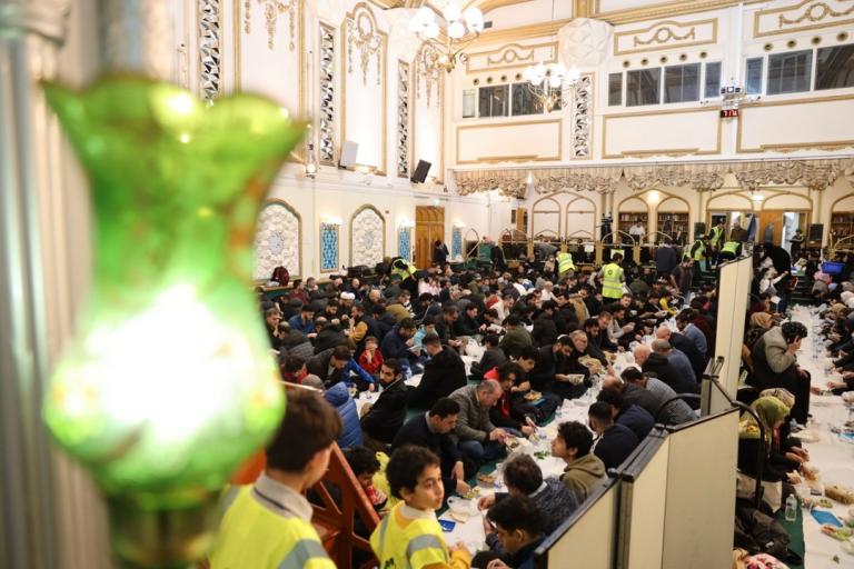 Photo Gallery of the Iftar Banquet of donors at the Islamic Centre of England