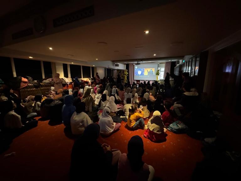 Tebyan School celebrates the Blessed Birth Anniversaries of Imam Husayn, Imam Sajjad, and Hazrat al-Abbas (a)