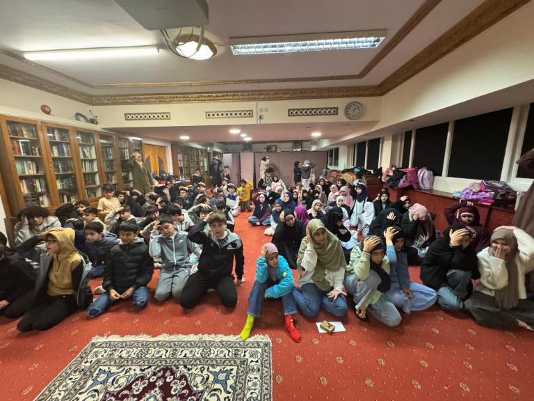 Tebyan School students celebrate birth of Imam Mahdi (atf)